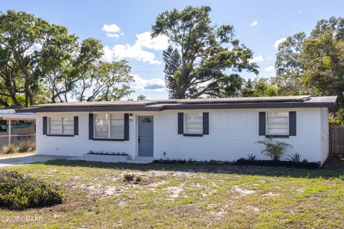 1313 Pine Ridge Dr, Daytona Beach, FL, 32117-1833 | Card Image