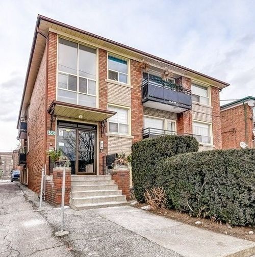 136 Portland St, Etobicoke, ON, M8Y1B2 | Card Image