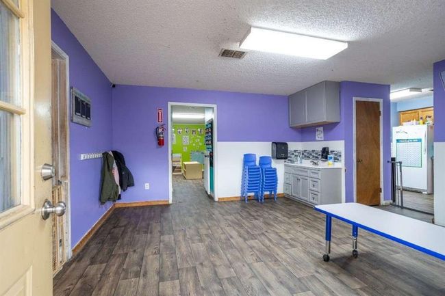 402 W Converse St, House other with 5 bedrooms, 1 bathrooms and null parking in Weimar TX | Image 12