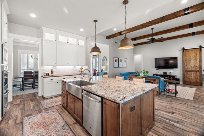 321 Kenyon Ct, House other with 4 bedrooms, 4 bathrooms and null parking in Granbury TX | Image 14