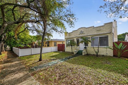 1934 Washington St, Hollywood, FL, 33020-6046 | Card Image