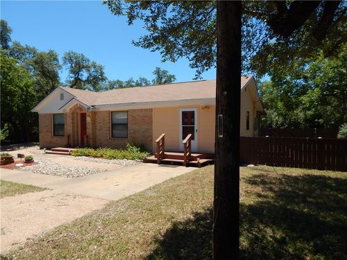 330 E Cedar St, Bertram, TX, 78605-4750 | Card Image