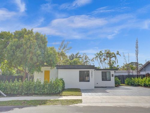3661 Ne 8th Ave, Oakland Park, FL, 33334-2901 | Card Image