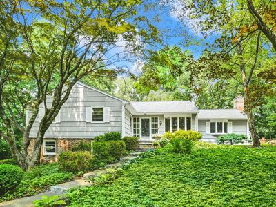 261 Chestnut Hill Road, House other with 4 bedrooms, 3 bathrooms and 2 parking in Norwalk CT | Image 1