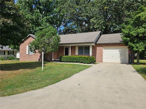 206 E National Trails Dr, Greenup, IL, 62428-1345 | Card Image