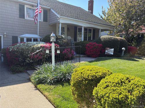 30 Tremont St, Garden City, NY, 11530-6414 | Card Image