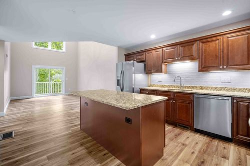 d-4 Sabrina Way, Agawam, MA, 01001-3365 | Card Image