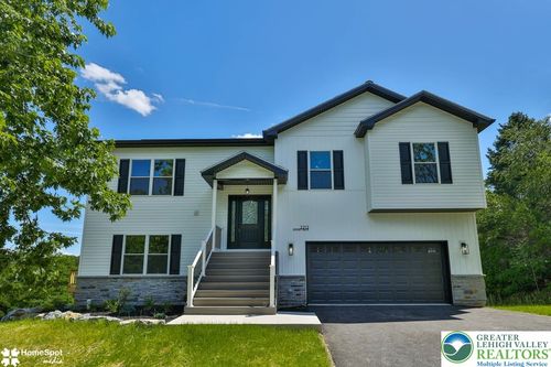 2212 Skyline Drive, Washington Twp, PA, 18080 | Card Image