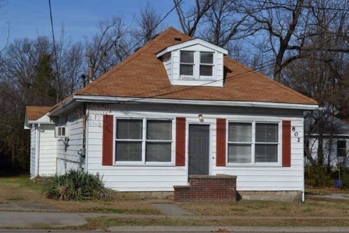 802 W Walnut St, Carbondale, IL, 62901-2515 | Card Image