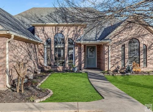 173 Corley Cir, Wake Village, TX, 75501-5862 | Card Image