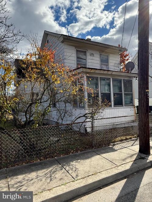 217 Sharp St N, MILLVILLE, NJ, 08332-2828 | Card Image