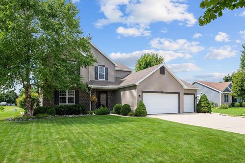 1135 Knollwood Drive, Saukville, WI, 53024 | Card Image