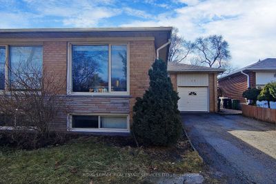 15 Waxham Rd, House other with 3 bedrooms, 2 bathrooms and 5 parking in Etobicoke ON | Image 2