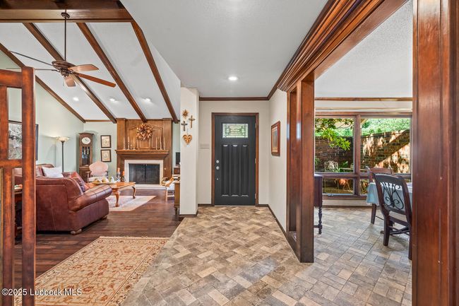 Front Entry Space | Image 6