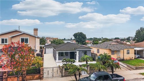 1526 Lakme Ave, Wilmington, CA, 90744-1527 | Card Image