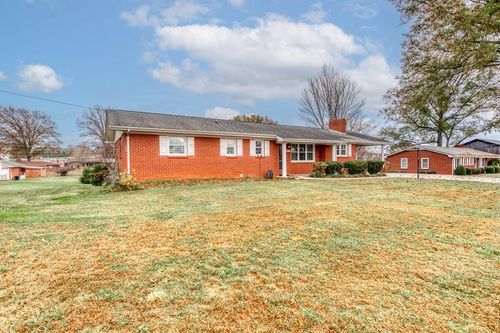879 Ne Wayne Ave, Abingdon, VA, 24210 | Card Image