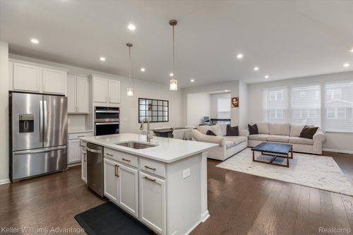4818 Broomfield Way, Lake Orion, MI, 48359-1957 | Card Image