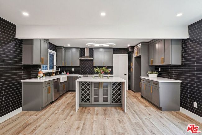 16901 Kinzie St, House other with 4 bedrooms, 2 bathrooms and 2 parking in Northridge CA | Image 6