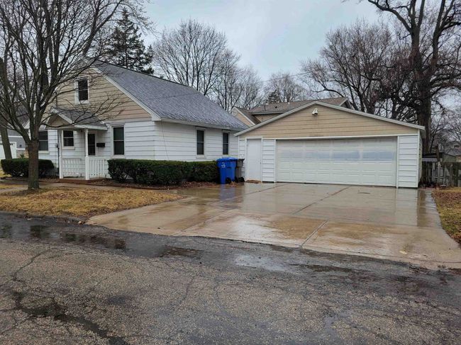 1301 Wyldhaven Avenue, House other with 3 bedrooms, 2 bathrooms and null parking in Monona WI | Image 49