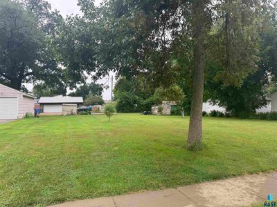 303 Elm St, Home with 0 bedrooms, 0 bathrooms and null parking in Harrisburg SD | Image 1