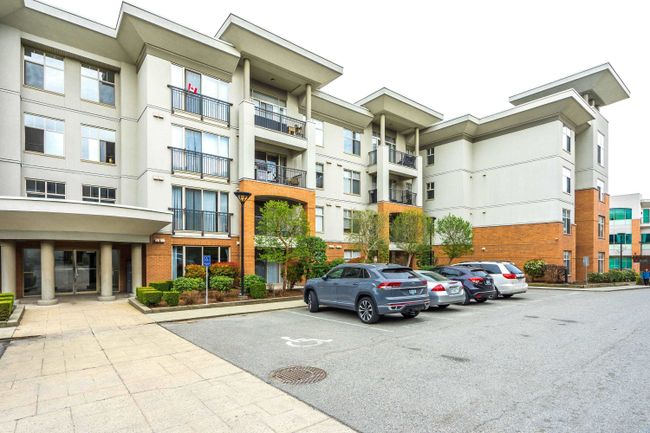 409 - 33546 Holland Avenue, Condo with 2 bedrooms, 2 bathrooms and 1 parking in Abbotsford BC | Image 3