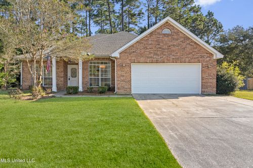 3009 Creekwood Cir, Ocean Springs, MS, 39564-5920 | Card Image