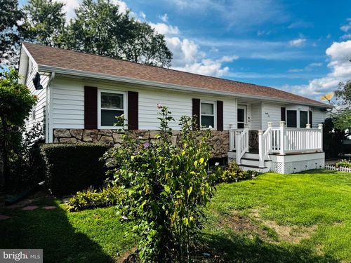 25 Railroad St, BROWNS MILLS, NJ, 08015-3830 | Card Image