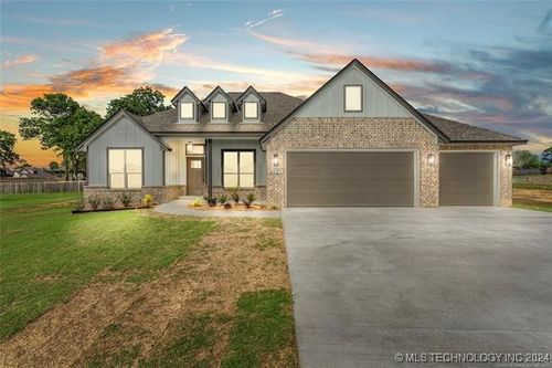 4525 S Holly Avenue W, Sand Springs, OK, 74063 | Card Image