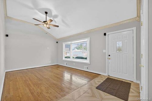 34 Oakley Dr, Huntingtn Sta, NY, 11746-3116 | Card Image