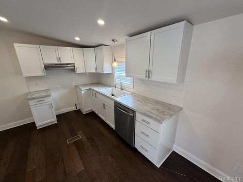 24 S Hill Dr, Linden, MI, 48451-9439 | Card Image