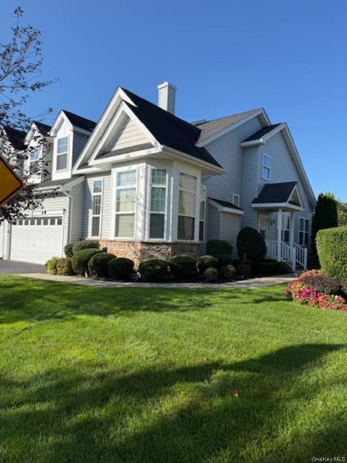 60 Pacific Dunes Ct, Medford, NY, 11763-2405 | Card Image