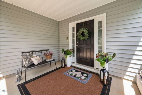 612 Lawson Cypress Ln, Fuquay-Varina, NC, 27526-2559 | Card Image