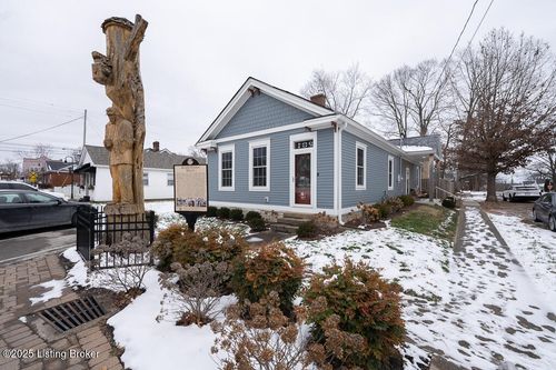 109 S Walnut St, La Grange, KY, 40031-1439 | Card Image