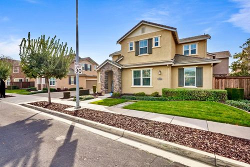 5713 Antique Rose Way, Riverbank, CA, 95367-9510 | Card Image