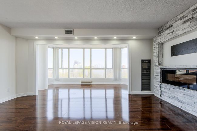 404 - 145 Hillcrest Ave, Condo with 3 bedrooms, 2 bathrooms and null parking in Mississauga ON | Image 11