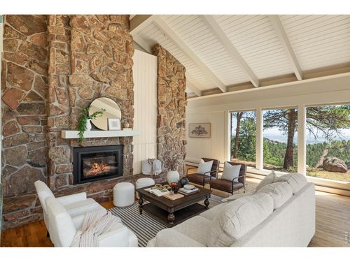 2790 Lee Hill Dr, Boulder, CO, 80302-9413 | Card Image