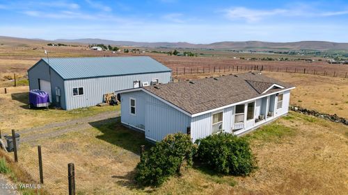 12076 Mieras Rd, Moxee, WA, 98936 | Card Image