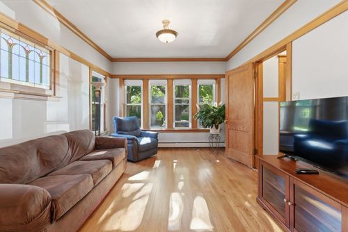 1843 Clinton Ave, Berwyn, IL, 60402-1610 | Card Image