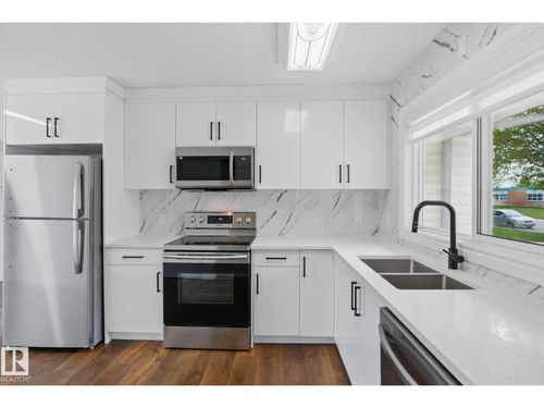 13316 136 Ave Nw, Edmonton, AB, T5L4B3 | Card Image