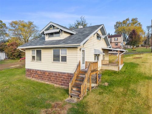 132 Burns St, Imperial, PA, 15126-1035 | Card Image