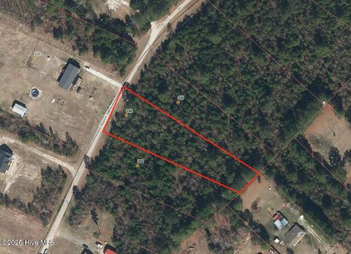 242 Tracy Dr, Burgaw, NC, 28425-6705 | Card Image
