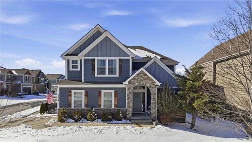 3904 Sw Stoney Brook Dr, Lee's Summit, MO, 64082-3828 | Card Image