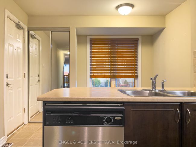 80 Crosby Pvt, Condo with 2 bedrooms, 3 bathrooms and 2 parking in Ottawa ON | Image 5
