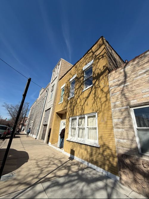 747 N Hoyne Ave, Chicago, IL, 60612-1359 | Card Image