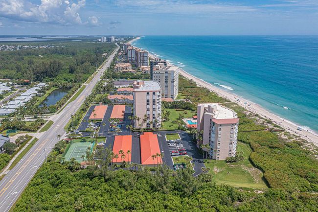 PH6 - 3870 N Highway A1a, Condo with 2 bedrooms, 2 bathrooms and null parking in Hutchinson Island FL | Image 71