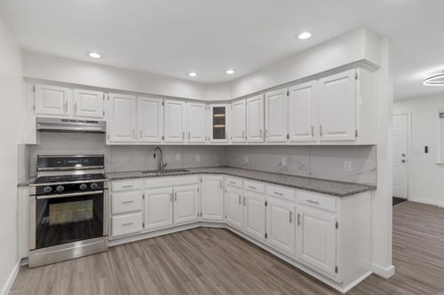 16445 29 Mile Rd, Ray, MI, 48096-2215 | Card Image