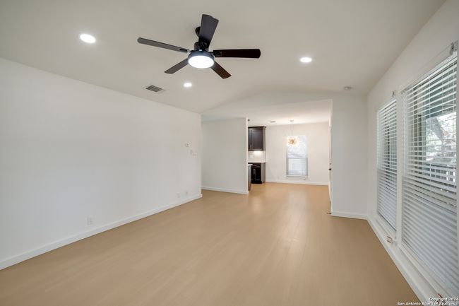 APT-1002 - 2718 Old Field Dr, Condo with 2 bedrooms, 2 bathrooms and null parking in San Antonio TX | Image 5