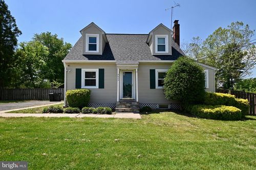 8422 Radford Ave, ALEXANDRIA, VA, 22309-2527 | Card Image