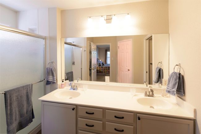 Primary bath | Image 13