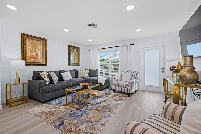 1741 Nw 39 Th St, House other with 3 bedrooms, 2 bathrooms and null parking in Oakland Park FL | Image 5